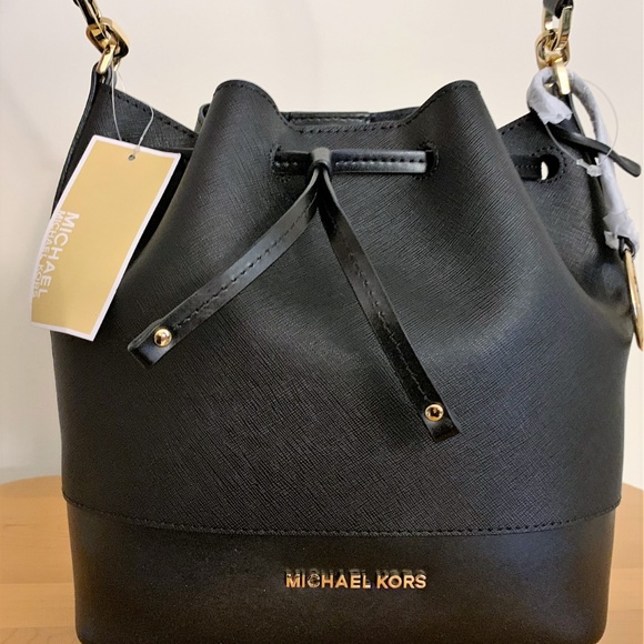 michael kors trista bucket bag